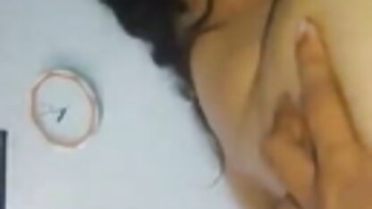 सुडौल श्यामला एक dildo fucks स्नीकर और सह स्तन पर सेक्सी फिल्म फुल मूवी वीडियो एचडी एक वेब कैमरा