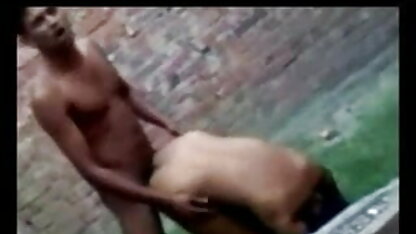 एक आदमी एक औरत के बीच स्तन के साथ बड़ा निपल्स सेक्सी वीडियो हिंदी फिल्म फुल एचडी