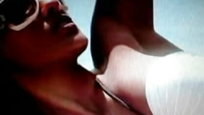 गर्म नर्स अलीना लोपेज को सेक्सी फिल्में फुल एचडी पथपाकर रोगी के लंड