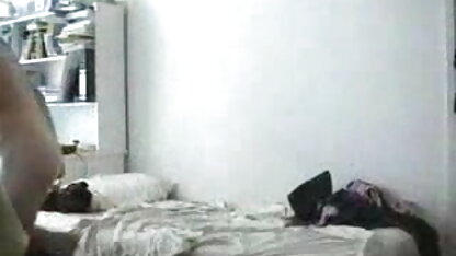 एनी काले लोमड़ी-काले बालों वाली हो जाता सेक्सी मूवी फुल वीडियो एचडी है उसके गले भरी हुई